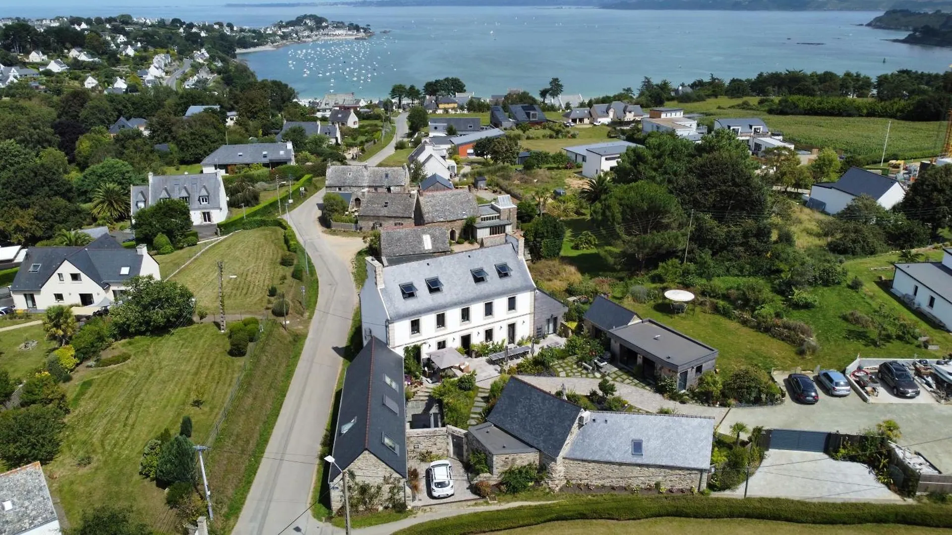 Bed & Breakfast L’ARDOISIÈRE, maison d’hôtes et d’amis Locquirec
